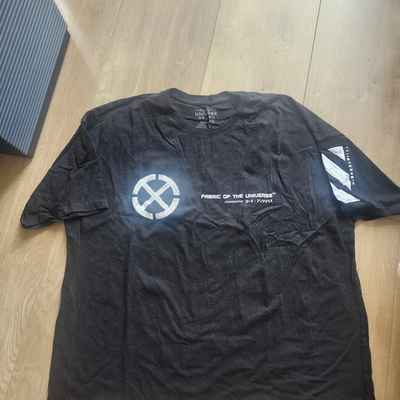 fabric of universe Other - Black Graphic Tee